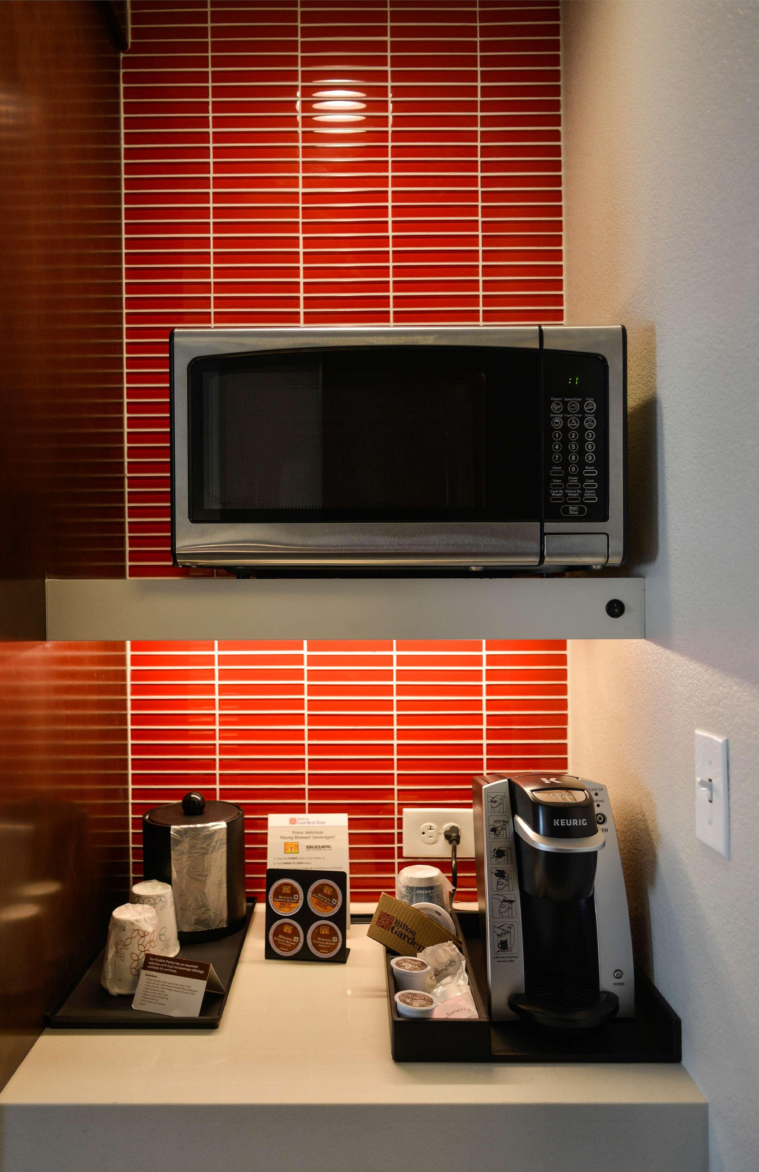 Hilton Garden Inn Louisville Mall Of St. Matthews Extérieur photo